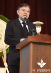 [포토] 인사말하는 김덕룡 추모위원장