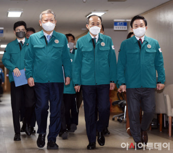 [포토]브리핑실로 이동하는 추경호-이상민-원희룡-한동훈 등 장관들