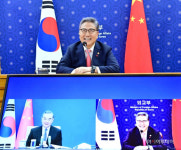 박진·왕이 한중외교장관 화상 회담…