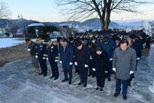 봉화군, 새해 호국공원 충혼탑 참배로 업무 시작