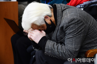[포토] 슬픔에 잠긴 이종철 이태원 참사 유가족협의회 대표