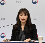 [포토]2023년 3월 고용동향 결과를 발표하는 서운주 국장