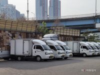 [단독] 한강공원 주차장이 택배 작업장?…수년째 불법 택배 상·하차 작업