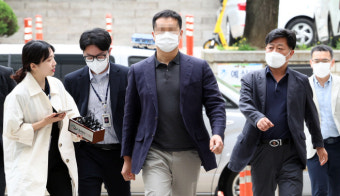 조우형 구속심사 출석…'천화동인6호 실소유자냐'에 