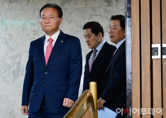 [포토] 윤재옥 원내대표 '국민의힘 원내대책회의 참석'
