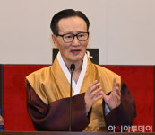 [포토] 인사말하는 김대인 총재