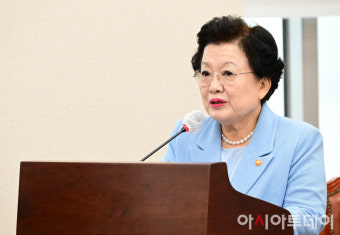 [포토] 보고하는 이배용 국가교육위원장