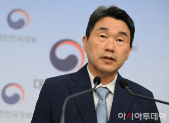 [포토] 교권회복 방안 발표하는 이주호 부총리