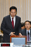 [포토] [2023 국감] 국정감사 출석하는 오세훈 시장