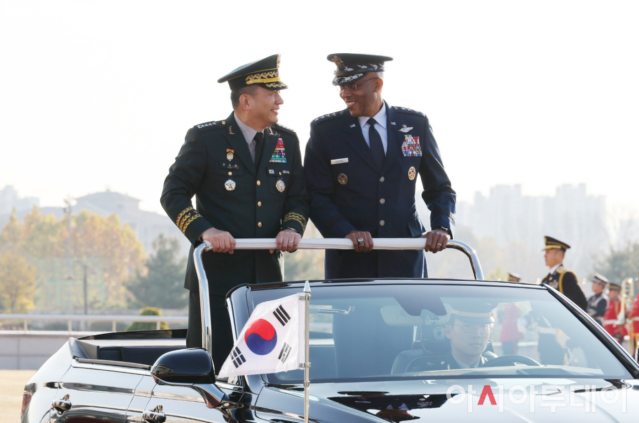 트럼프, 찰스 브라운 합참의장 전격 해임… 공군 중장 케인 후임 지명