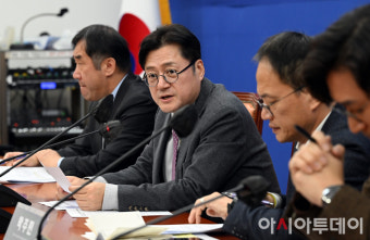 [포토] 전세사기 근절 대책 특위 첫 회의 참석한 홍익표 원내대표
