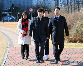 [포토] 기자회견 참석하는 이준석·허은아·천하람