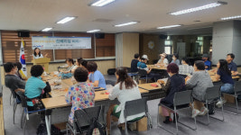 금천구 독산1동 주민센터, 고독사 예방 사업 친해지길 바라…새해 달력 만들기