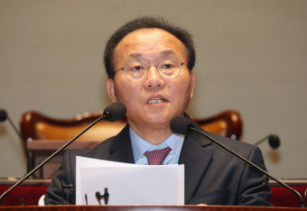 윤재옥 