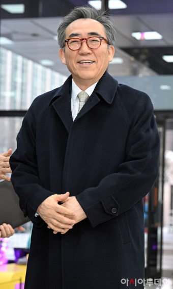 [포토] 밝게 웃는 조태열 외교부 장관 후보자