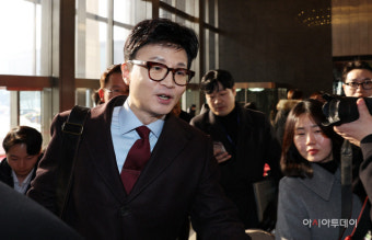 '한동훈 비대위' 11명 공개…비정치인 7명 전면 배치