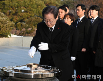 [포토] 분향하는 이재명 대표