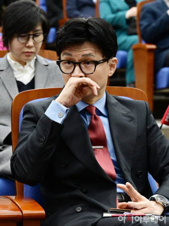 [포토] 의원총회 참석한 한동훈 국민의힘 비대위원장