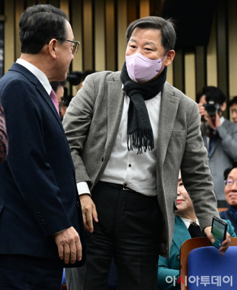 [포토] 이철규 의원 '국민의힘 의원총회 참석'