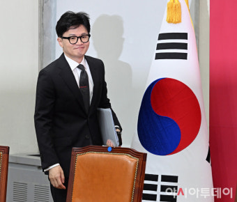 [포토] 비대위 회의 참석하는 한동훈 비대위원장
