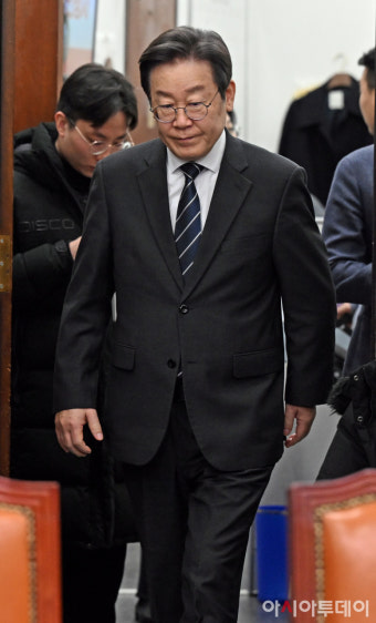 [포토] 최고위 참석하는 이재명 대표