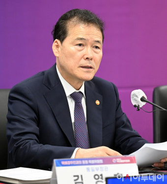[포토]북배경주민과의 동행 특별위원회 출범식에서 축사하는 김영호 장관