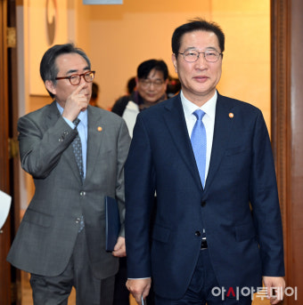 [포토]국무회의 참석하는 박성재 장관