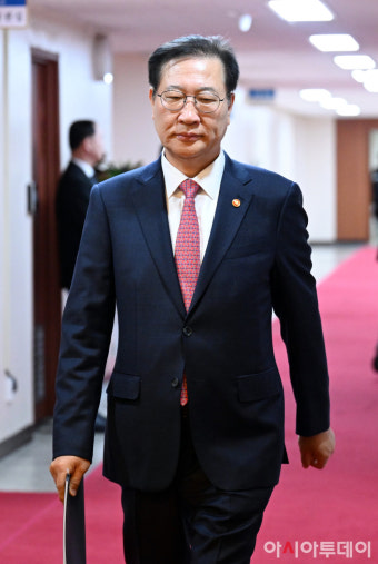 [포토]국무회의 참석하는 박성재 장관
