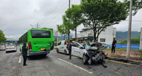 [포토] 대구 수성구 도로에서 버스와 택시 충돌사고