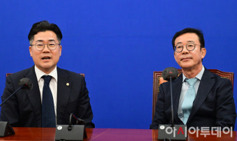[포토] 홍철호 대통령실 정무수석 접견하는 박찬대 민주당 원내대표