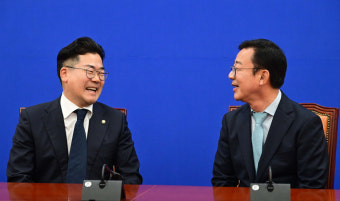 정무수석 만난 박찬대 원내대표 