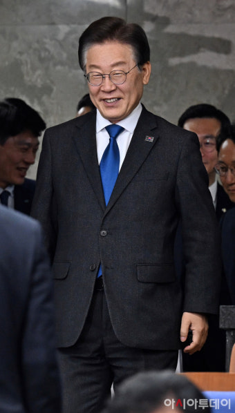 [포토] 초선 당선인 워크숍 참석하는 이재명 대표