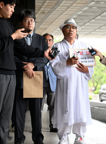 [포토]'명품 가방 수수' 관련 고발 백은종 대표 검찰 출석