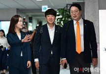 [포토] 이주영-이준석-천하람 개혁신당 의원  '22대 국회 등원'
