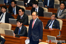 [포토] 발언대 향하는 추경호 원내대표