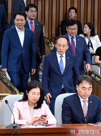 [포토] 원내대책회의 참석하는 추경호 원내대표