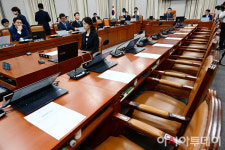 [포토] 국회 운영위 반쪽 개의