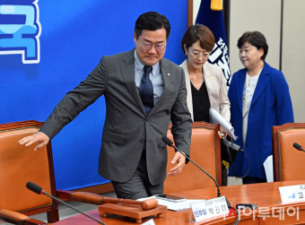 [포토] 최고위 참석하는 박찬대 직무대행
