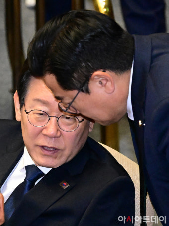 박찬대, 곁을 지키며 민주당 대표 출마 선언 이재명과 함께 나아가겠다