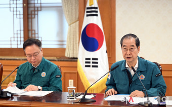 [포토]보건의료노조 파업 관련 발언하는 한 총리