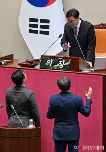 [포토] 與추천 한석훈 인권위원 선출안 부결…항의하는 추경호