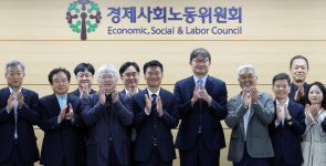 권기섭 경사노위 위원장 
