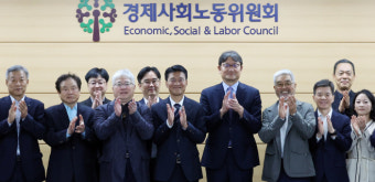 권기섭 경사노위 위원장 