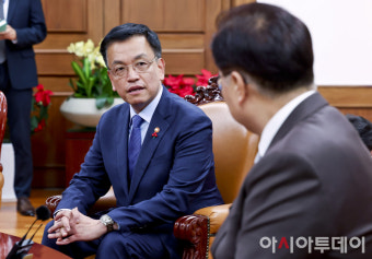 [포토] 최상목 경제부총리 '우원식 국회의장 예방'