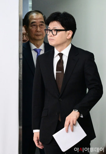[포토] 대국민 공동 담화 입장하는 한덕수 총리와 한동훈 대표