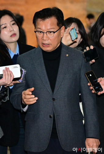 [포토] 이양수 정국안정화 TF 위원장 '비상의원총회 참석'