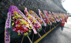 [비상계엄 후폭풍] 盧 63일·朴 91일만에…탄핵땐 헌재 판결 내년 3월 전후 나올듯