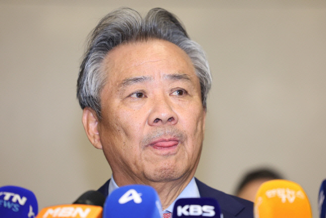 이기흥 대한체육회장, 직무정지 결정 항소심도 패배