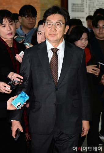 [포토] 권성동 원내대표 '국민의힘 비상의총 참석'