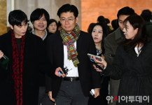 [포토] 조정훈 국민의힘 비상의원총회 참석